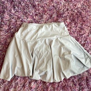 HALARA white skort